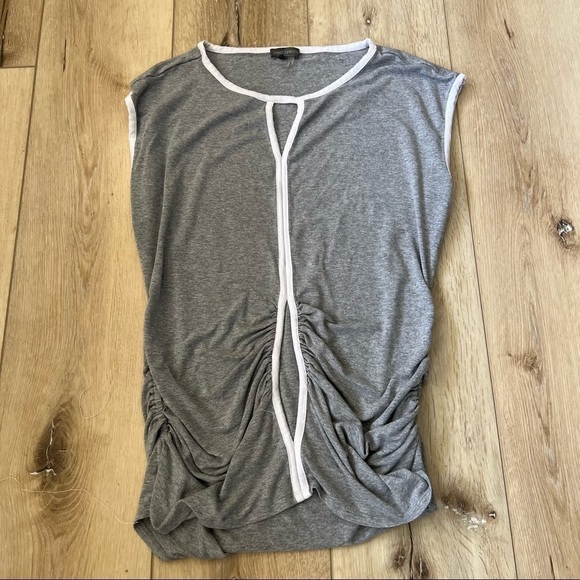𝅺vince Camuto gray sleeveless blouse with two front cut outs, medium - Picture 3 of 10